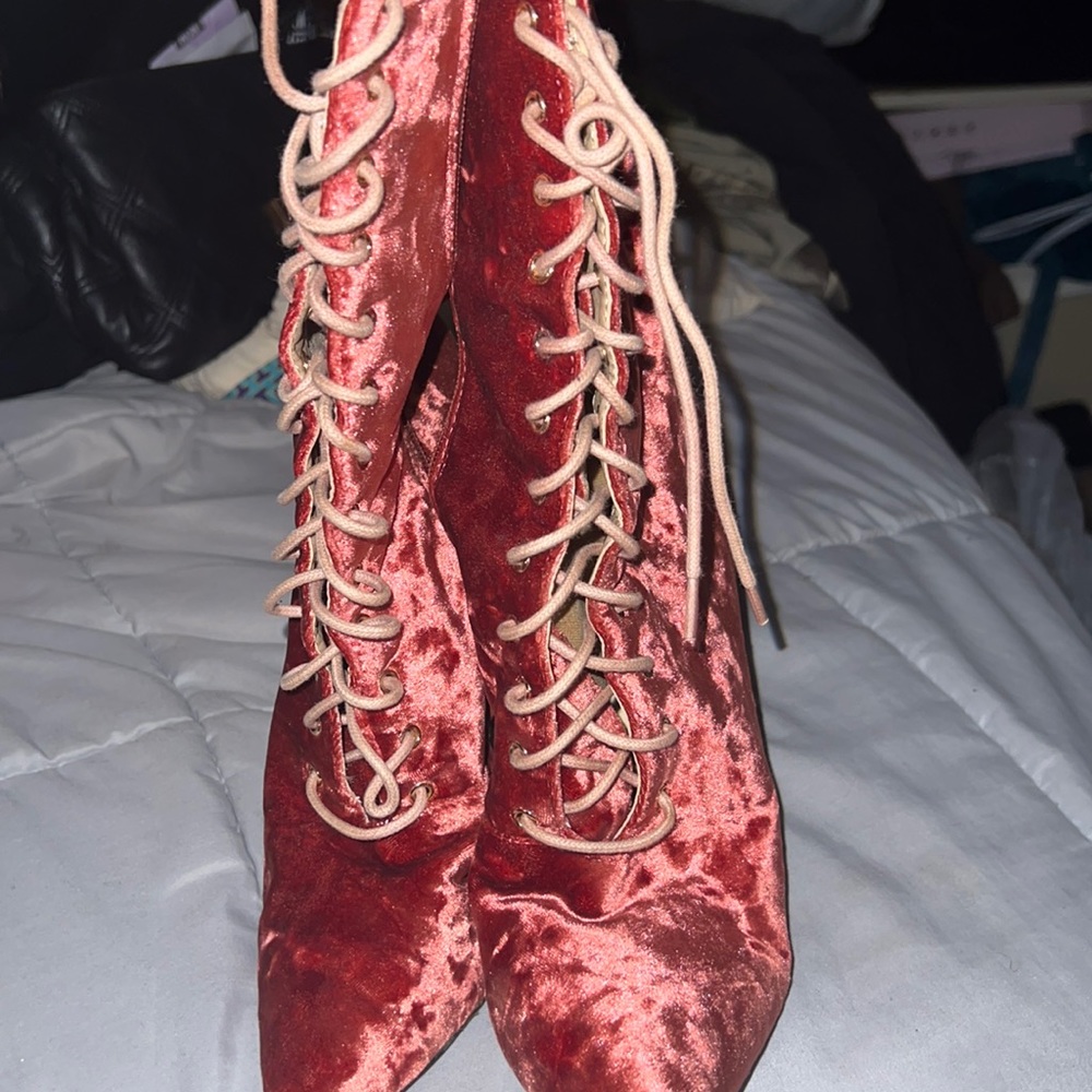 VELVET HEELED BOOTS